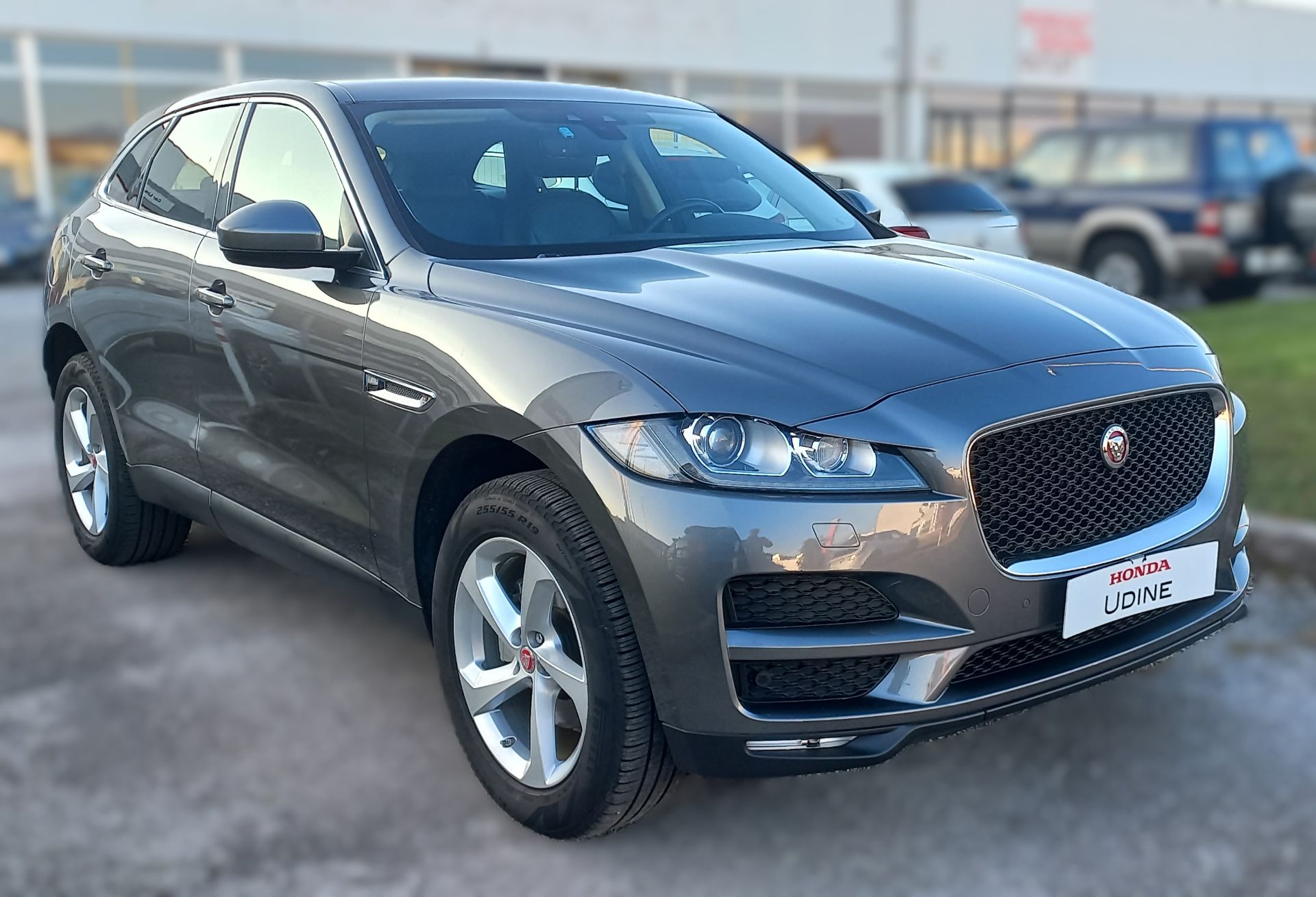 Jaguar F-Pace 2.0d 180 CV Prestige