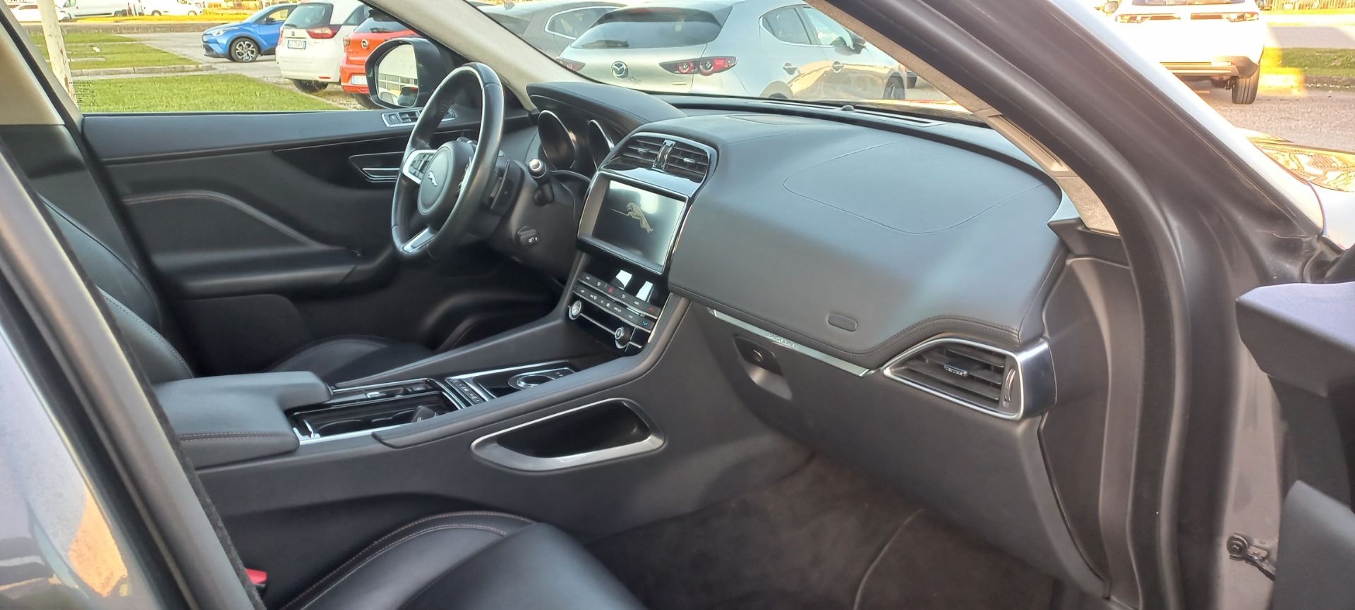 Jaguar F-Pace 2.0d 180 CV Prestige