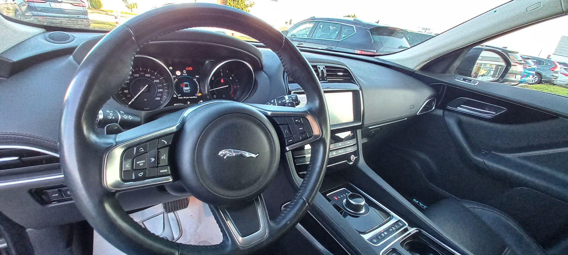 Jaguar F-Pace 2.0d 180 CV Prestige