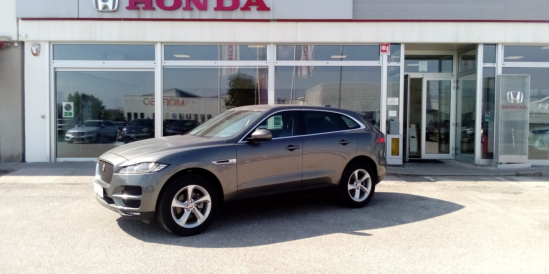 Jaguar F-Pace 2.0 D 180 CV AWD aut. R-Sport