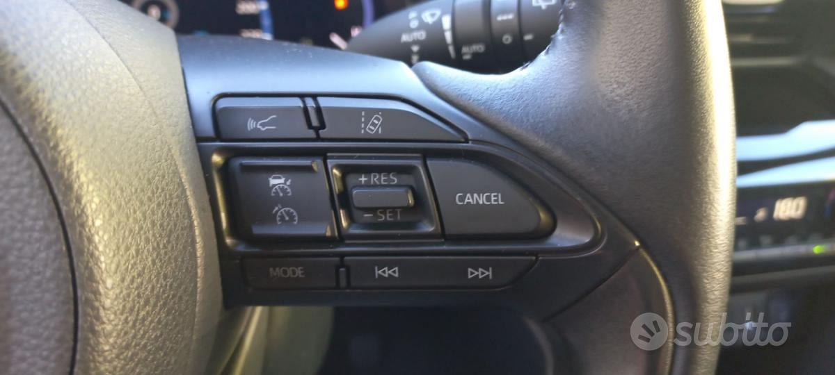Toyota Yaris Cross 1.5 Hyb 5p.E-CVT AWD Oran.Ed