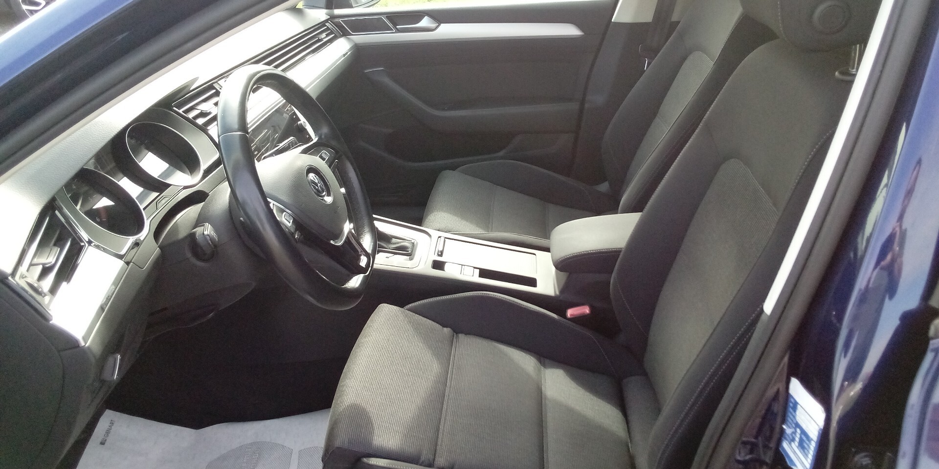 Volkswagen Passat Variant 1.6 TDI SCR DSG Business BMT
